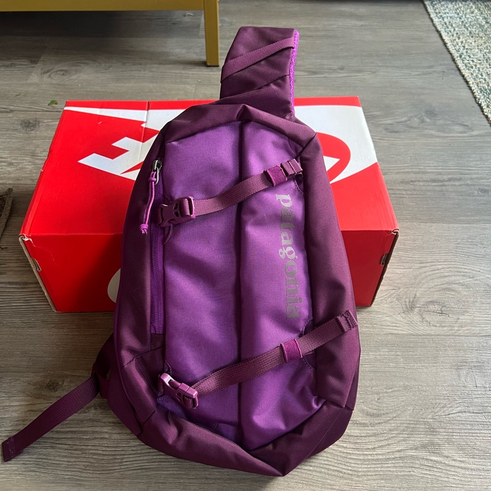 Patagonia Atom 8L Sling Bag Magenta/Purple